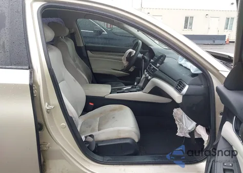 2018 Honda Accord Lx z USA, uszkodzony, nr VIN 1HGCV1F19JA044600